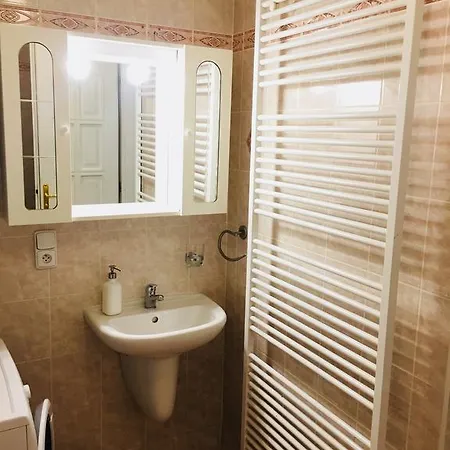 Green Oasis Wenceslas Square Apartment *