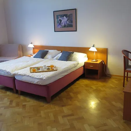 Green Oasis Wenceslas Square Apartment