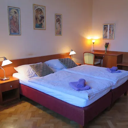 Green Oasis Wenceslas Square Apartman *